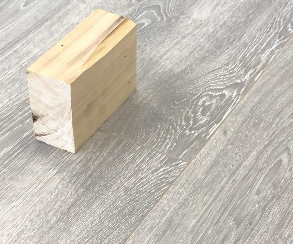 Ламинат "SunFloor" 8/32 4V Дуб Гвинея 34 (1380*193*8 мм) — купить в Бийске