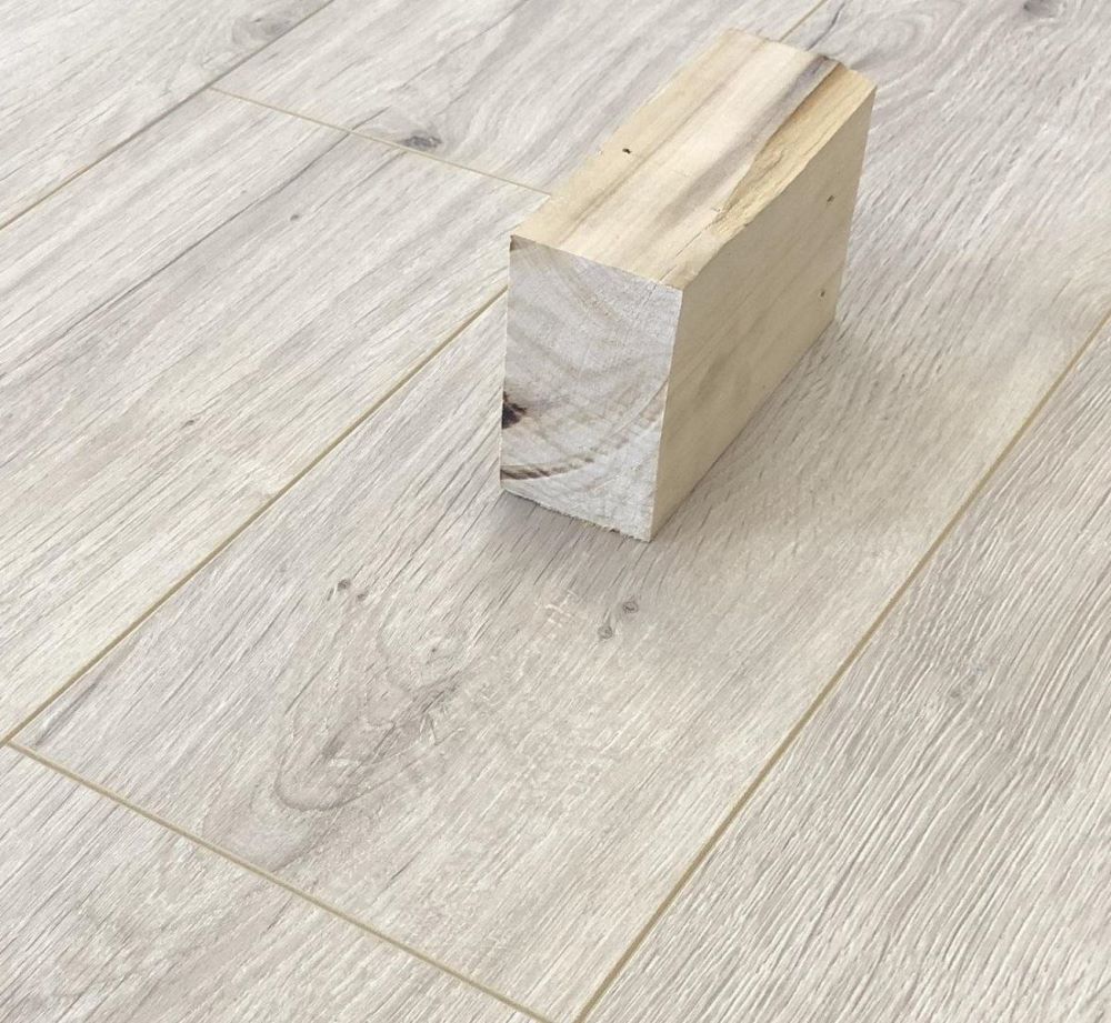 Ламинат "SunFloor" 8/33 4NV Дуб Эри 55 (1380*159*8 мм) — купить в Бийске