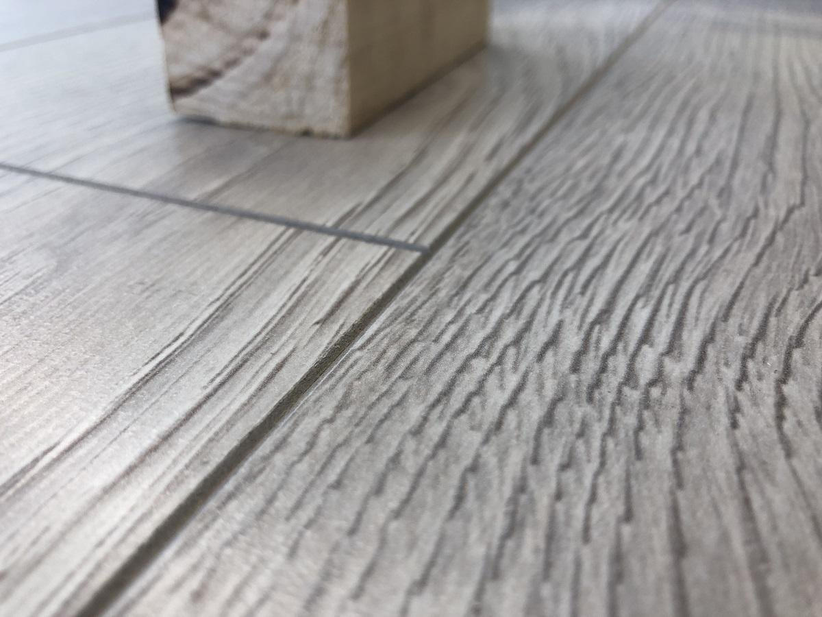 Ламинат "SunFloor" 8/32 4V Дуб Лайн 37 (1380*193*8 мм) — купить в Бийске